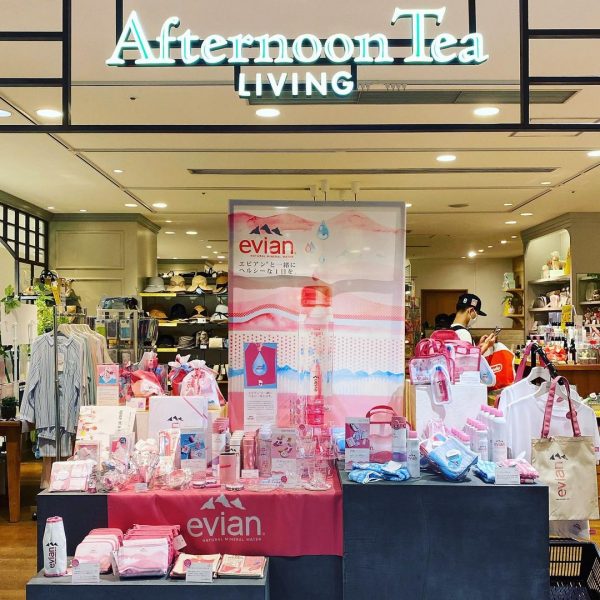 Aternoon Tea Living 渋谷マークシティ店の店頭ディスプレイ