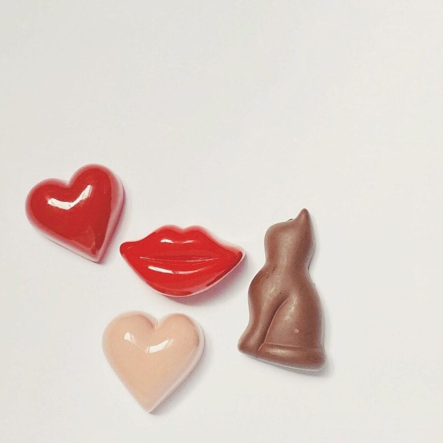 雑貨メーカーアルタのバレンタイン風チョコレートマグネット